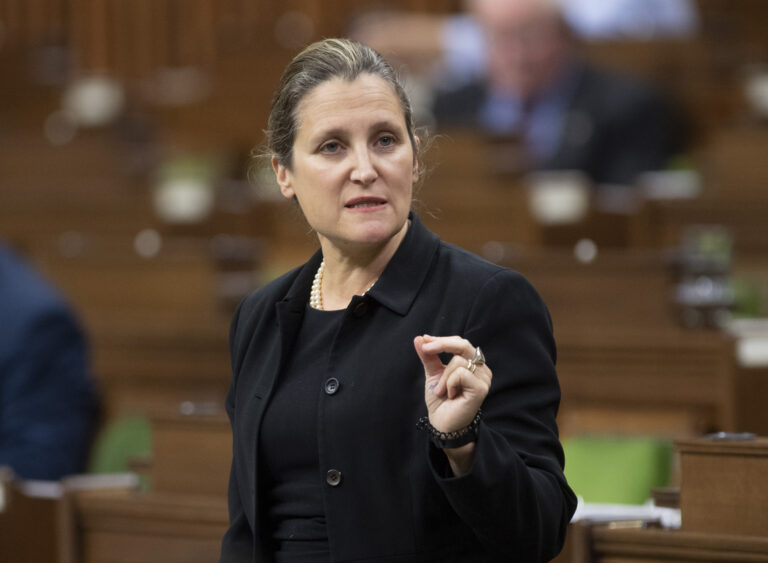 Freeland pushes for MPs to pass COVID-19 aid bill amid Omicron variant fears