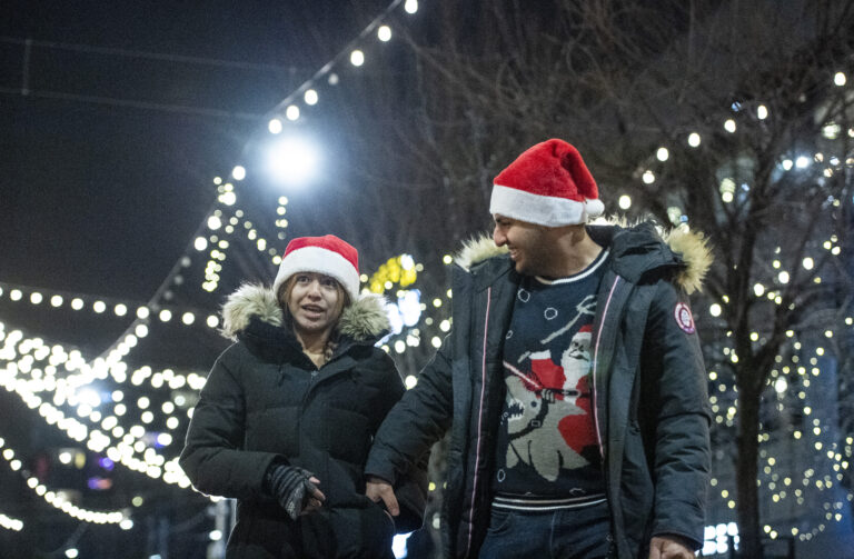 Omicron and the holidays: How to celebrate safely