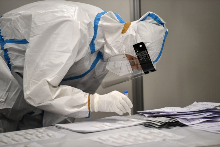 Ontario reports more than 1,000 new COVID-19 cases for 1st time since late May