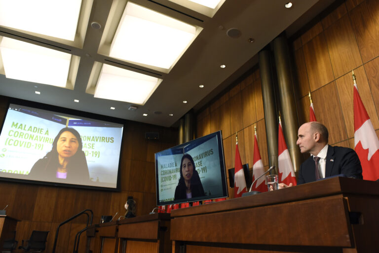 Canadians should adjust holiday plans amid Omicron, Canada’s top doctor urges 