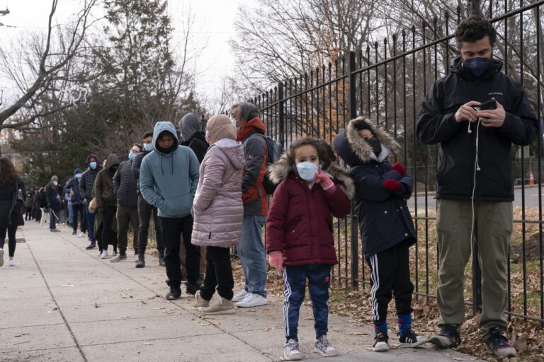 COVID-19: U.S. children hospitalized in record numbers as vaccinations lag