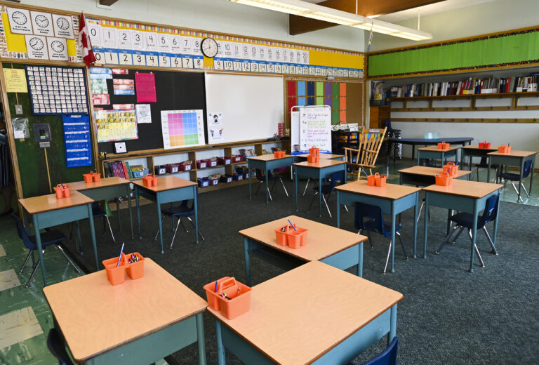Hundreds of doctors sign letter urging Ford government to keep Ontario schools open