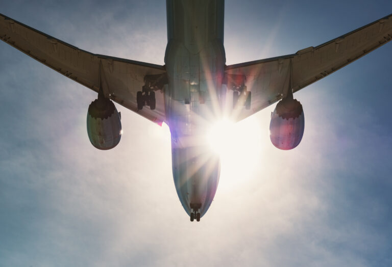 Canadians told to not travel amid Omicron COVID-19 spread. But will they cancel plans?