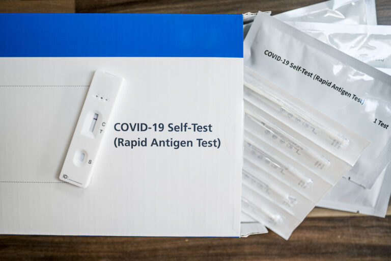 U.S. CDC handing out free COVID-19 home test kits to international travellers