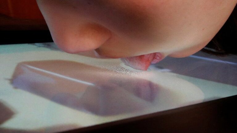 Scientist invents lickable TV screen that can imitate food flavours