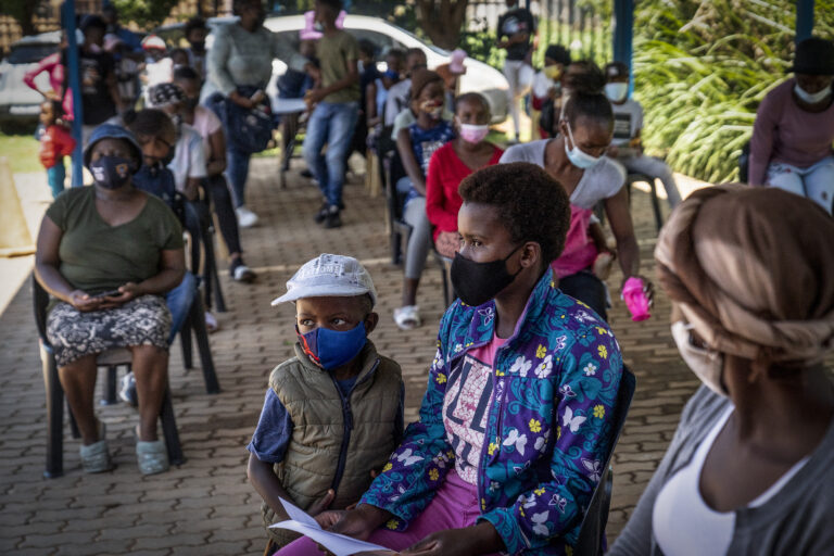 Omicron symptoms ‘totally different’ from Delta COVID-19 variant: South African doctor