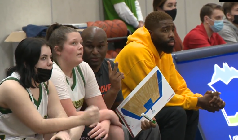 ‘It’s beyond words’: Beloved B.C. basketball coach makes court comeback after losing vision
