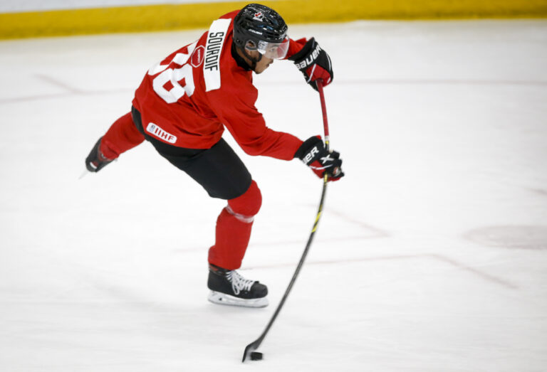 World Junior Hockey Championship in Alberta still going ahead with fans in arenas