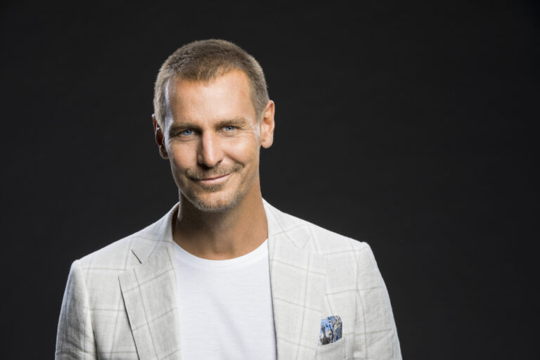 ‘General Hospital’ star Ingo Rademacher sues ABC over COVID-19 vaccine mandate