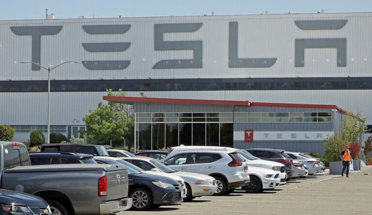U.S. regulators open safety investigation into 580K Tesla vehicles