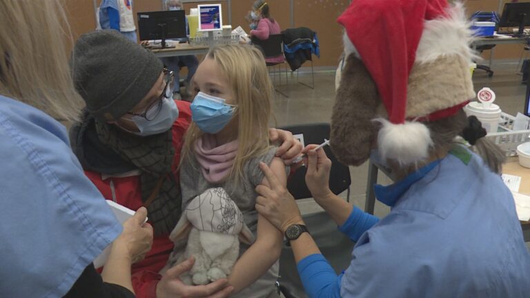 COVID-19 cases in Quebec skyrocket to past 2,000, highest daily total in 11 months