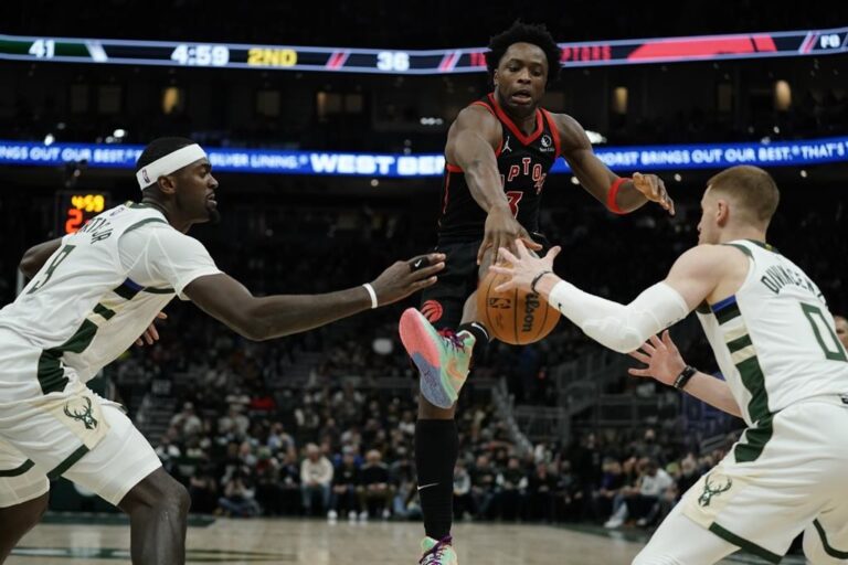 Pascal Siakam has triple-double, Raptors beat Bucks 103-96