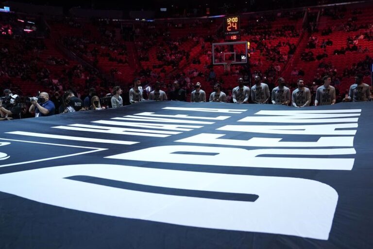 Bam back, Butler gets triple-double, Heat top Raps