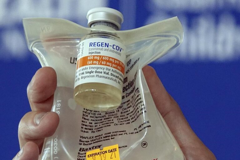 U.S. limits use of Regeneron, Eli Lilly COVID-19 antibody treatments amid Omicron spread