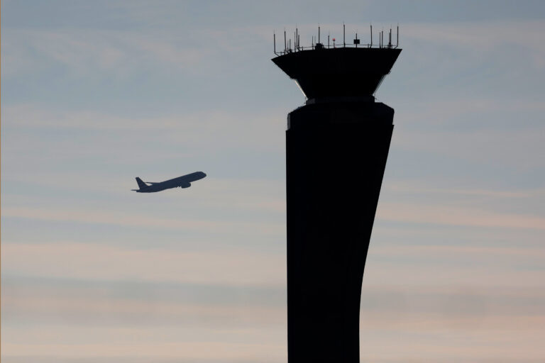 Some airlines resume flights to U.S. after 5G rollout forces cancellations