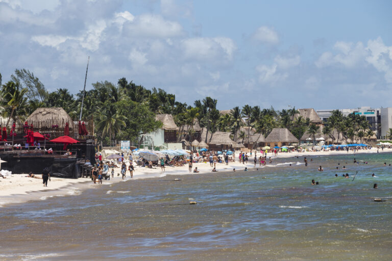2 Canadians killed, 1 wounded in shooting at a Mexico resort