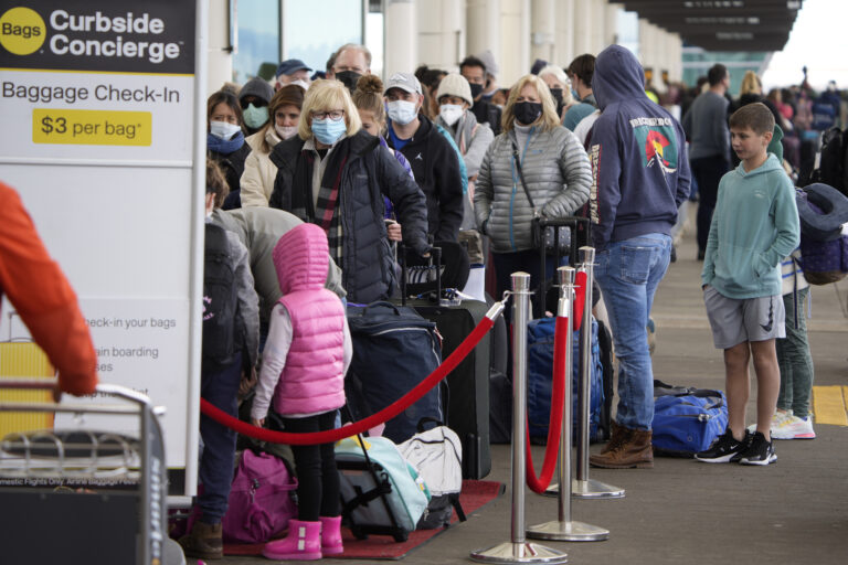 Thousands of U.S. flights cancelled as winter storm hits mid-Atlantic