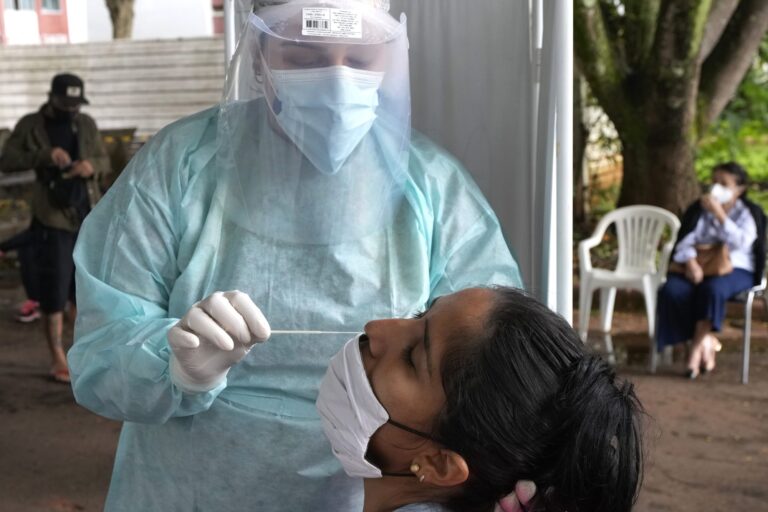 Omicron to become dominant COVID-19 variant in the Americas in weeks, agency says