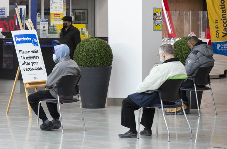 4,061 people in Ontario hospitals with COVID, 594 in intensive care