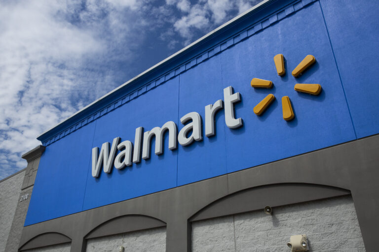 Texas toddler shoots mom, baby sibling in Walmart parking lot