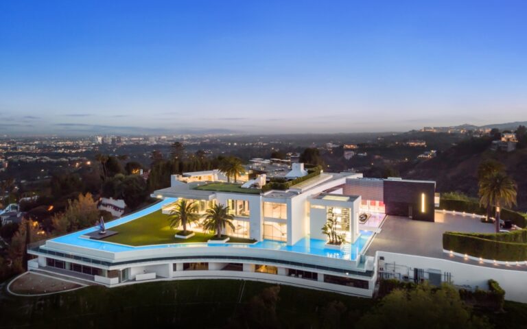 Deeply ‘discounted’ $295-million California mega mansion heads for auction