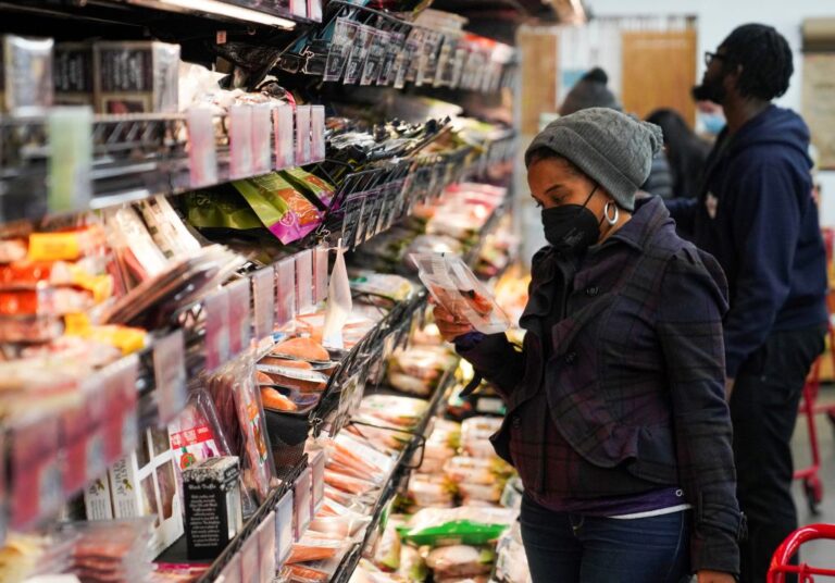 U.S. consumer prices up 7% in December, setting a 40-year record