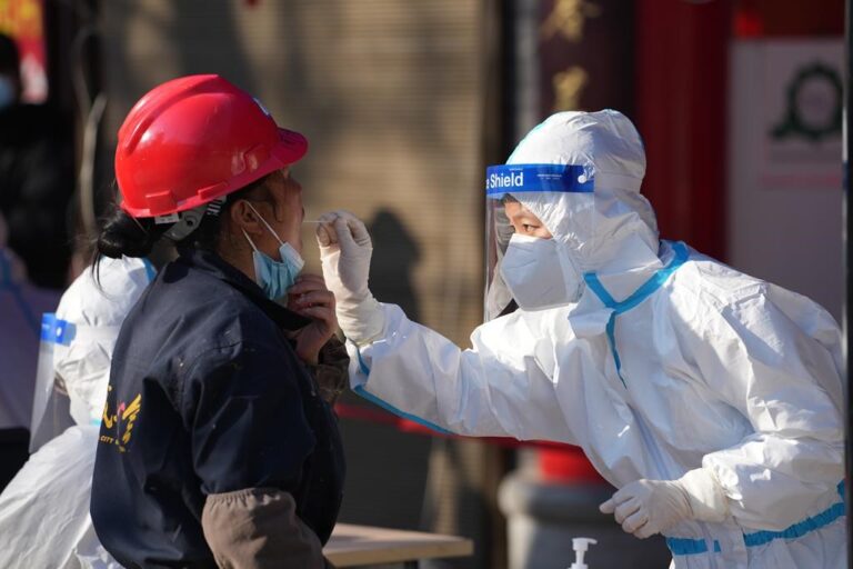 Ontario COVID numbers: 2,155 people in hospital, 486 in intensive care