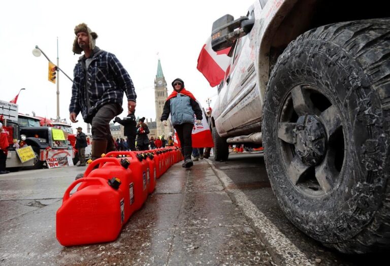 Ottawa police face ‘flood’ of fake 911 calls; city hacked as trucker convoy continues