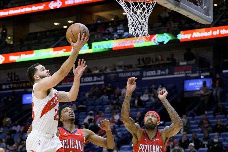 McCollum leads hot-shooting Pelicans past Raptors