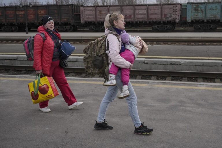 Canada should prepare to welcome Ukrainians to safety, says expert