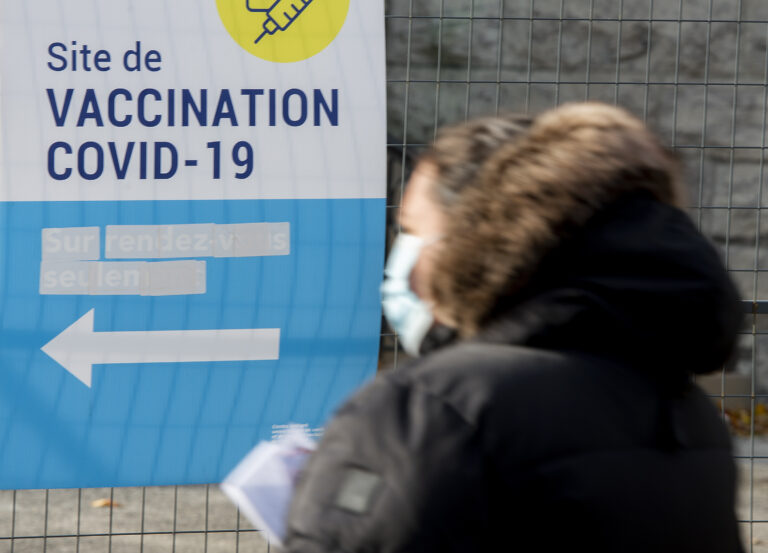 Ontario COVID numbers: 1,066 people in hospital, 302 in intensive care