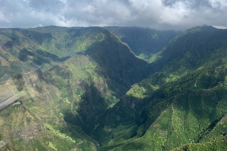 4 dead after helicopter crashes on Hawaiian island of Kauai, U.S. Navy says