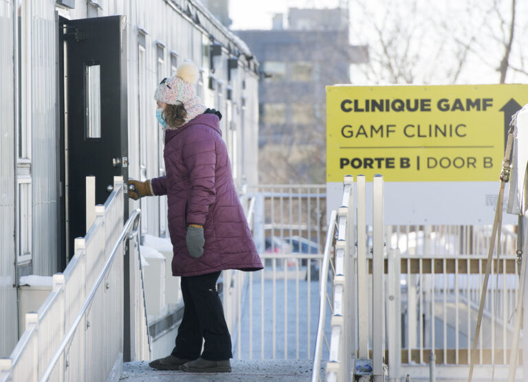 Quebec registers 17 new COVID-19 deaths as hospitalizations plummet