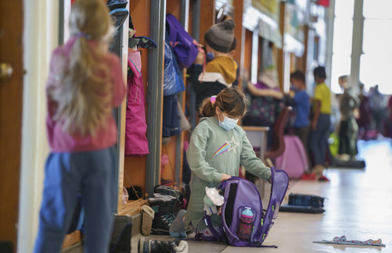COVID-19: ‘Quebec will not abandon its efforts’ amid lagging vaccination rates among young kids