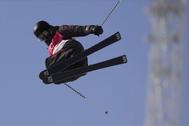 Canada wins silver, bronze in women’s halfpipe skiing at Beijing Olympics