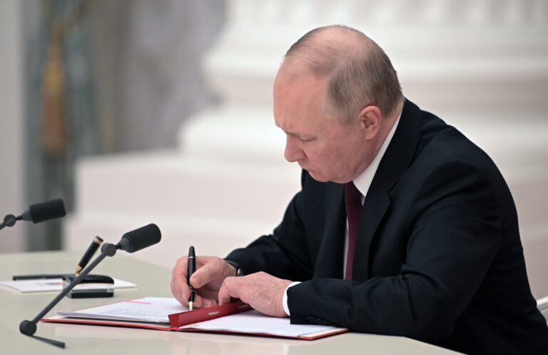Canada, allies vow new sanctions on Russia for recognizing separatist Ukraine regions