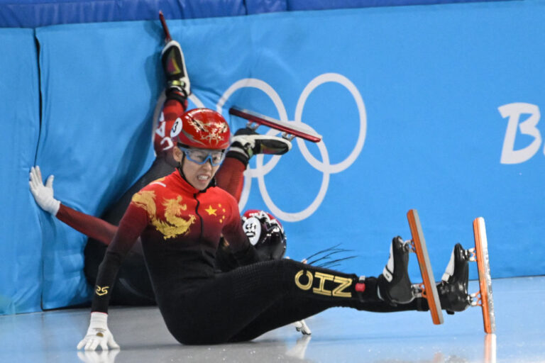 Olympics fans accuse Chinese speed skater of tripping Canadian opponent