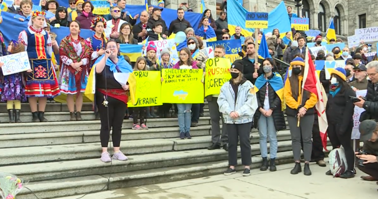 ‘They’re not alone’: Thousands rally outside B.C. legislature in solidarity with Ukraine