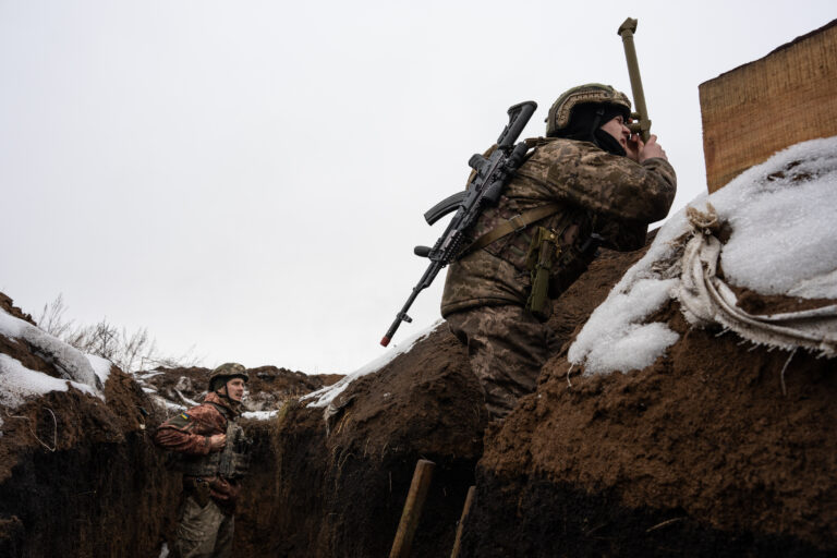 Despite ongoing Russian threat, Ukraine talks with West go on