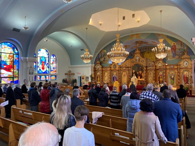 Ukrainians in Edmonton gather at local churches, praying for peace as Russian invasion takes its toll