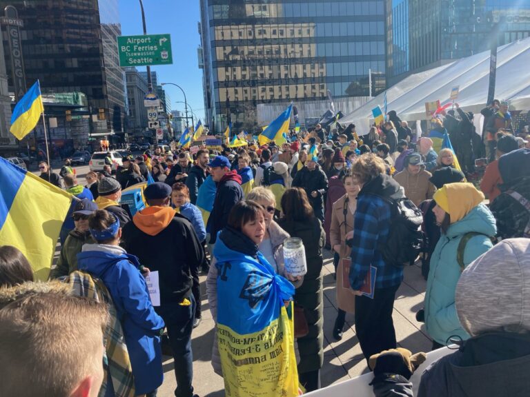 ‘We cannot contain our pain’: Hundreds rally in Vancouver to support Ukraine