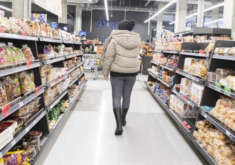 As the war in Ukraine rages on, experts predict higher food prices for Canadians