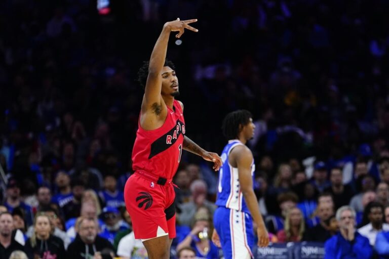 Raptors sign Brooks to a multi-year deal