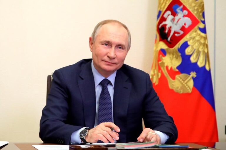 Russia’s Putin misguided by advisers on Ukraine, U.S. intel shows: official