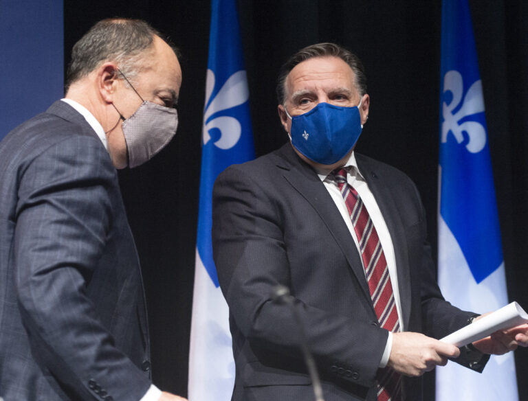 COVID-19: Quebec to end most mask requirements in April, stop vaccine passport sooner