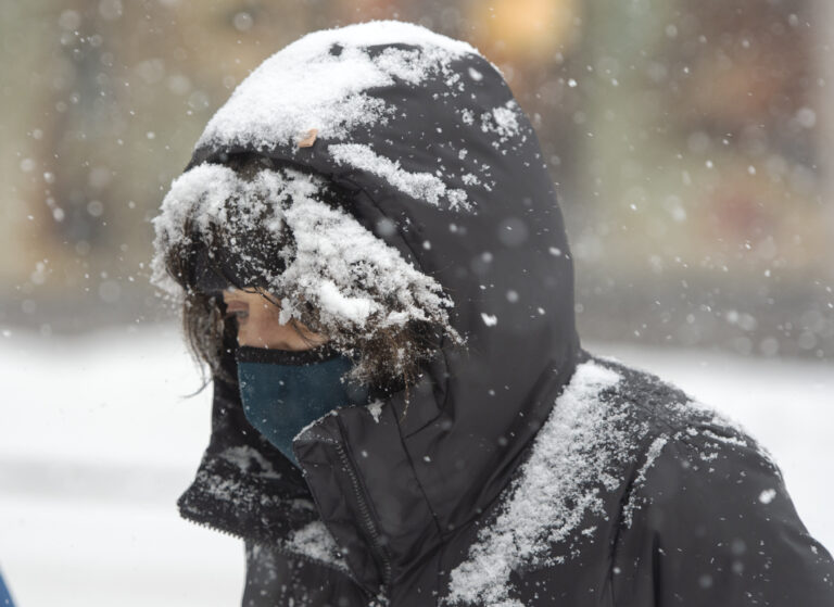 Quebec reports 16 new COVID-19 deaths as hospitalizations fall again