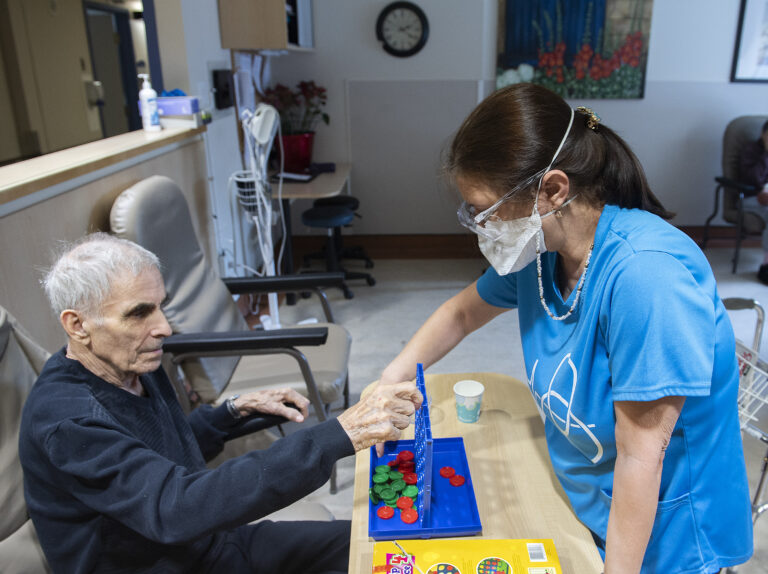COVID-19: Quebec nursing homes look to balance infection control with return to normal life
