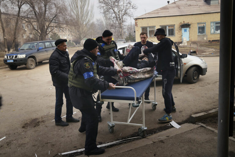 Ukraine ‘temporarily’ loses access to Sea of Azov as Russia tightens grip on Mariupol