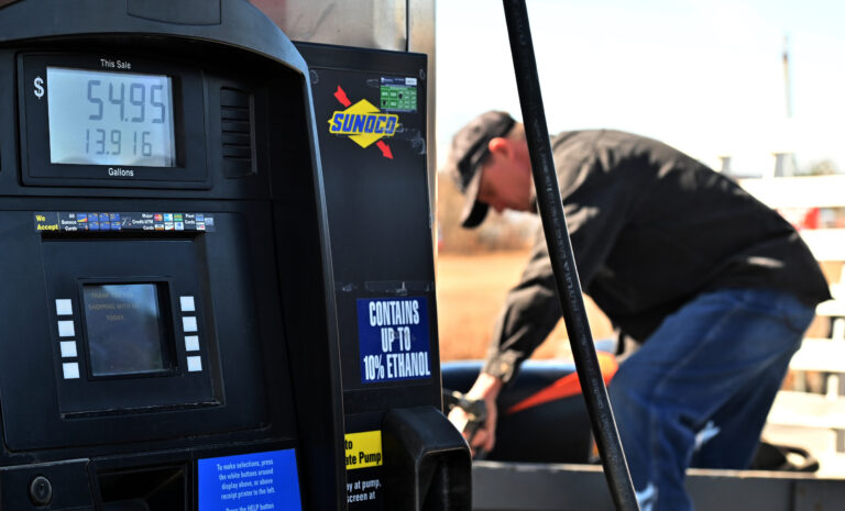 Average U.S. gas price slips 6 cents over 2 weeks