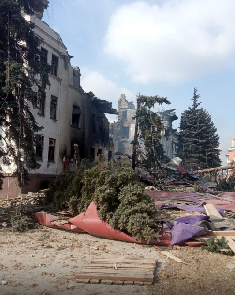 300 Ukrainians killed in Russian airstrike on Mariupol theatre, say officials